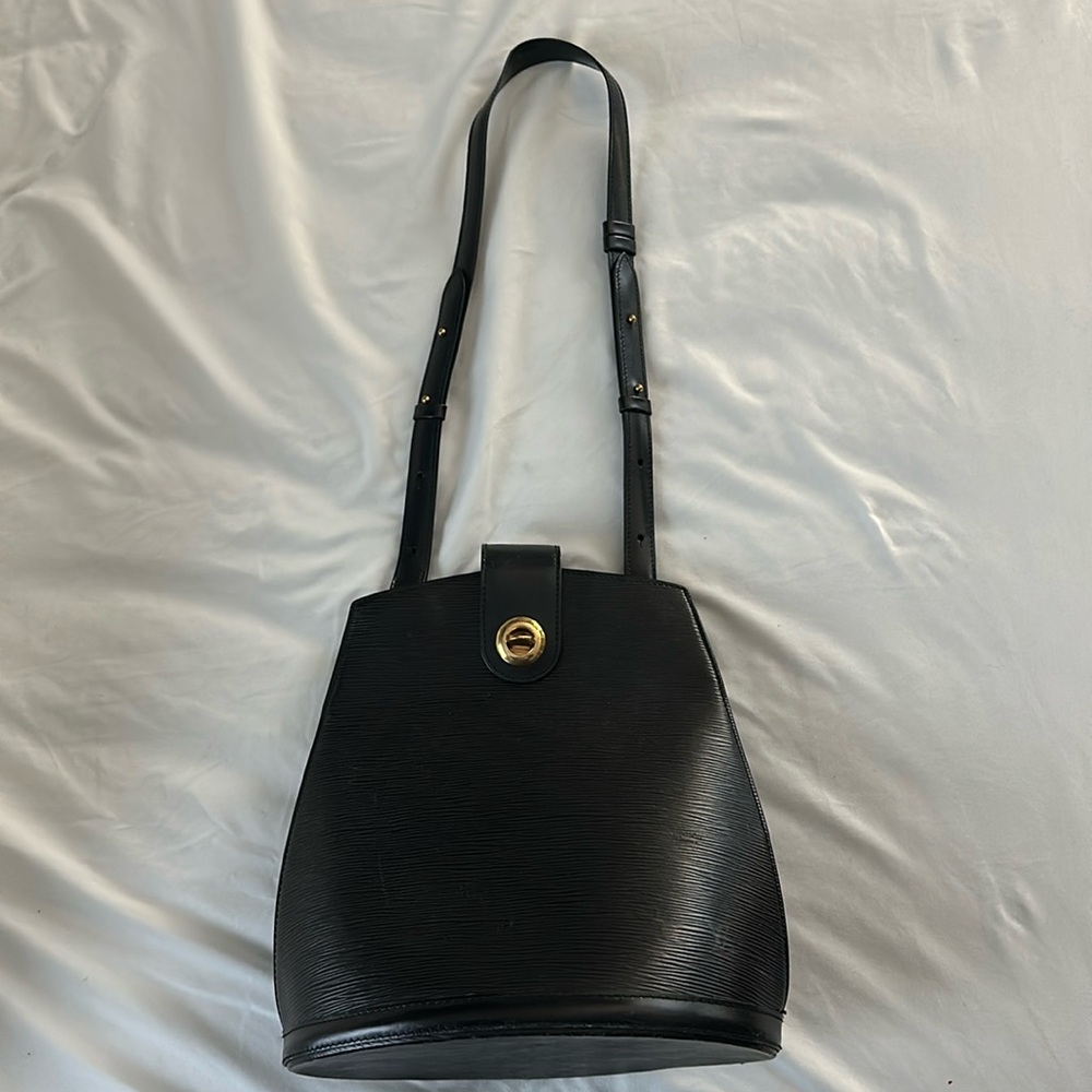 Louis Vuitton 1997 Vintage Black Epi Cluny Shoulder Bag